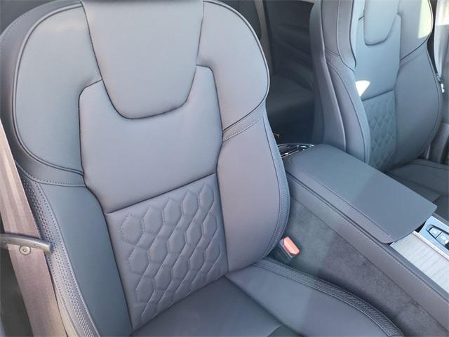 new 2025 Volvo XC90 car, priced at $55,559