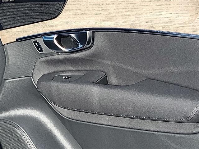 new 2025 Volvo XC90 car, priced at $55,559