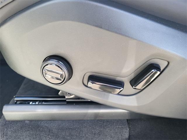 new 2025 Volvo XC90 car, priced at $55,559