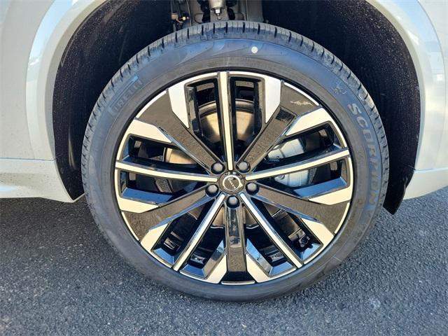 new 2025 Volvo XC90 car, priced at $55,559