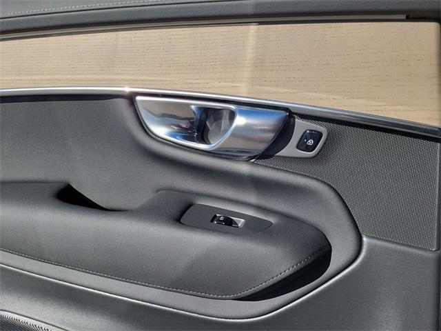 new 2025 Volvo XC90 car, priced at $55,559