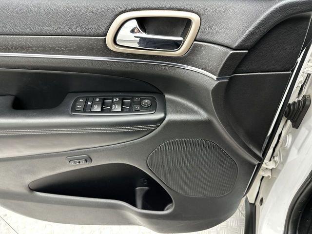 used 2015 Jeep Grand Cherokee car, priced at $10,989