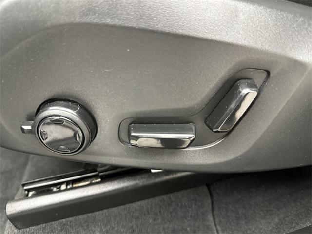 used 2021 Volvo XC60 Recharge Plug-In Hybrid car, priced at $32,159