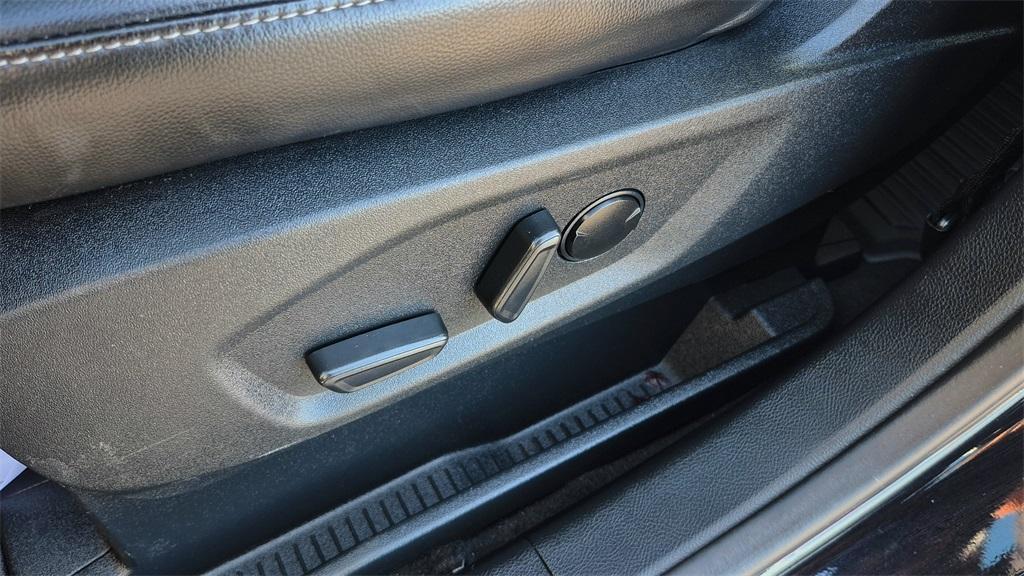 used 2024 Ford Edge car, priced at $19,992