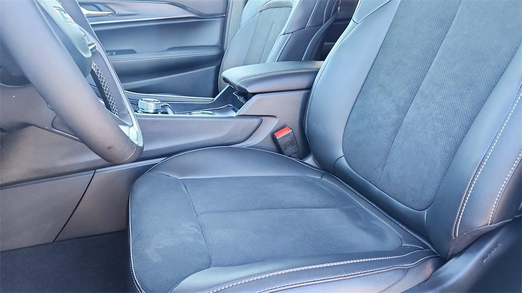 new 2025 Jeep Grand Cherokee L car, priced at $42,016