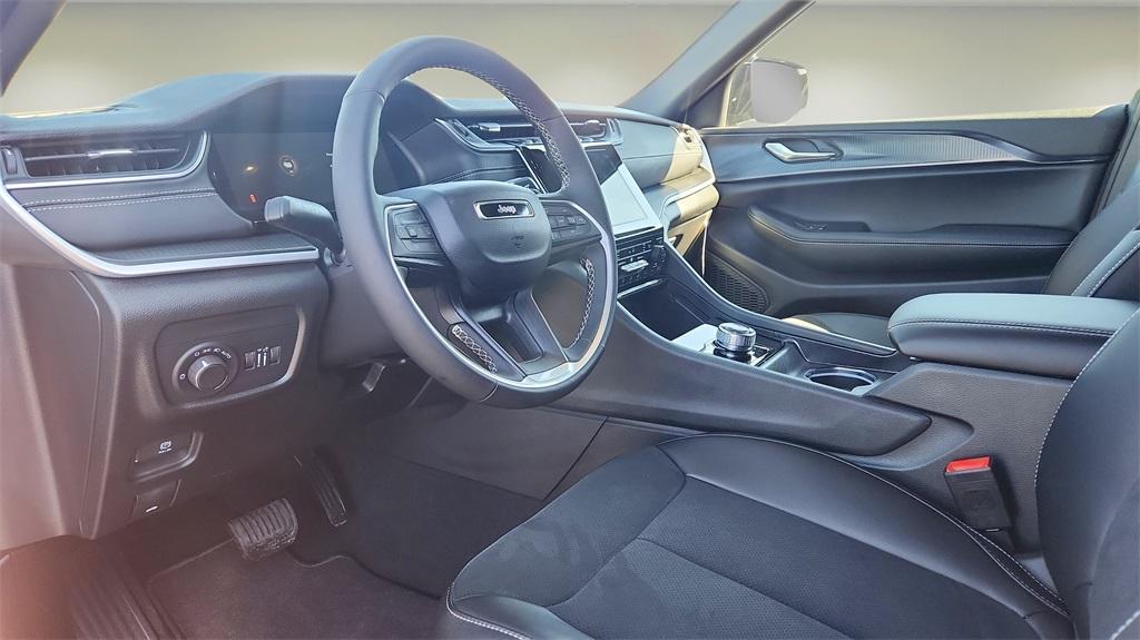 new 2025 Jeep Grand Cherokee L car, priced at $42,016
