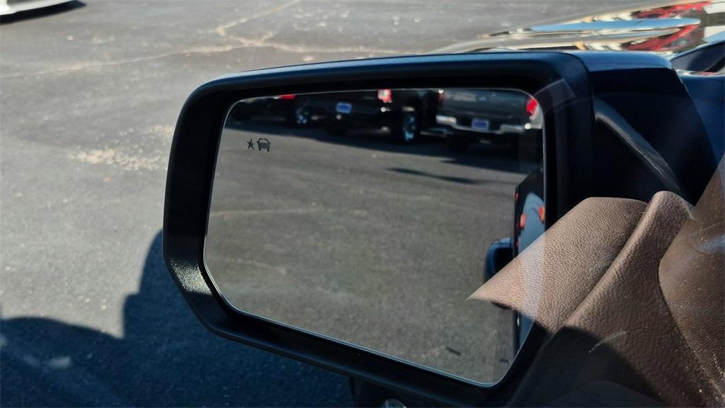 used 2023 Chevrolet Traverse car, priced at $25,999