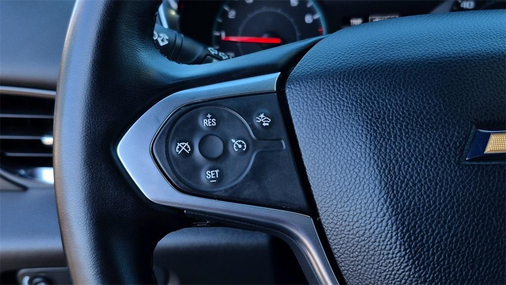 used 2023 Chevrolet Traverse car, priced at $25,999