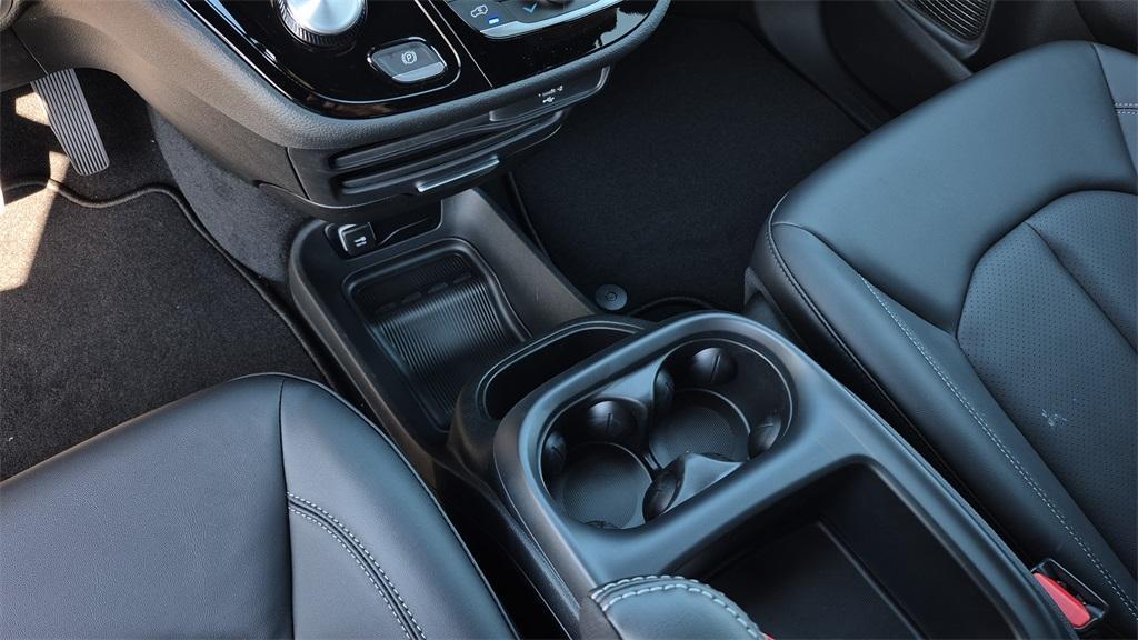 new 2026 Chrysler Pacifica car, priced at $41,882