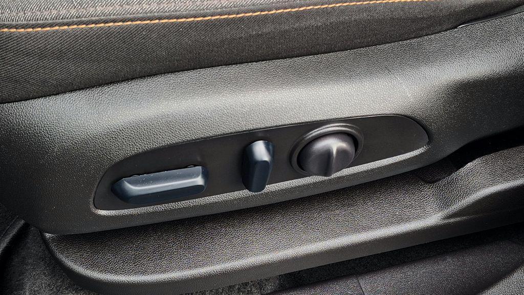 used 2024 Chevrolet Equinox car, priced at $18,995