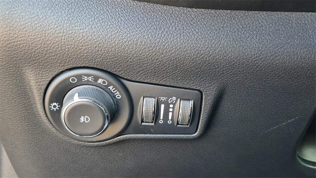 new 2026 Jeep Compass car, priced at $30,103