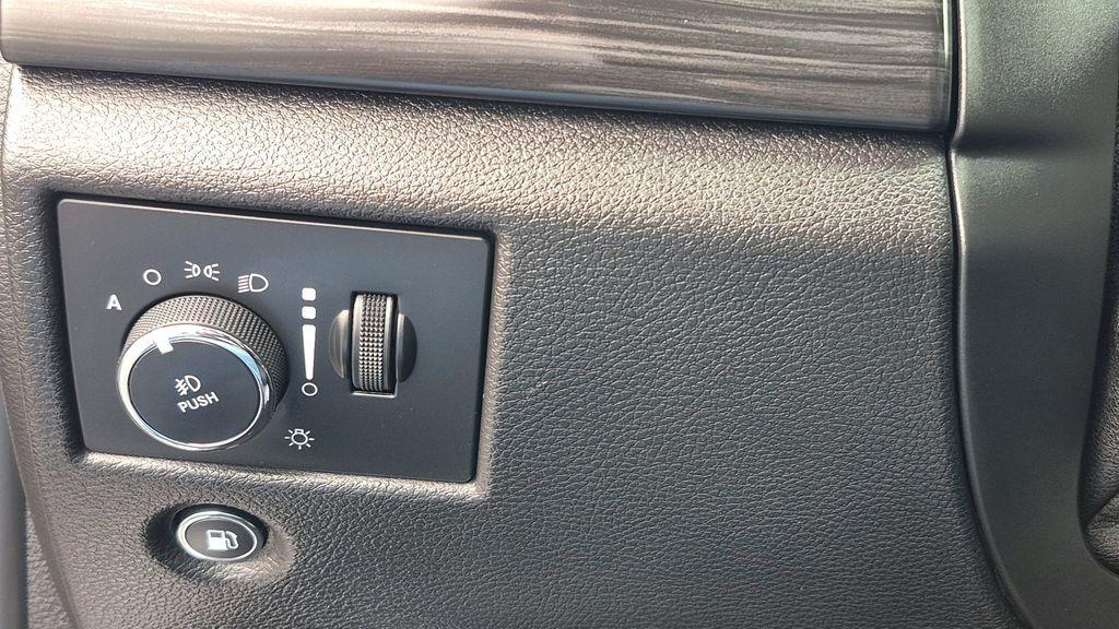 used 2021 Jeep Grand Cherokee car, priced at $20,216