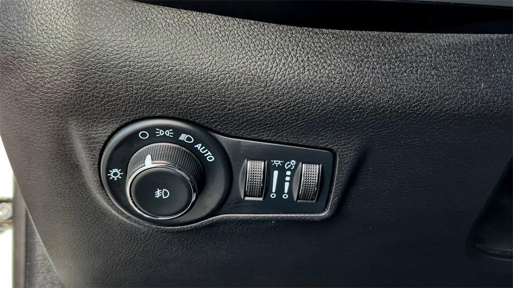 used 2024 Jeep Compass car, priced at $17,995