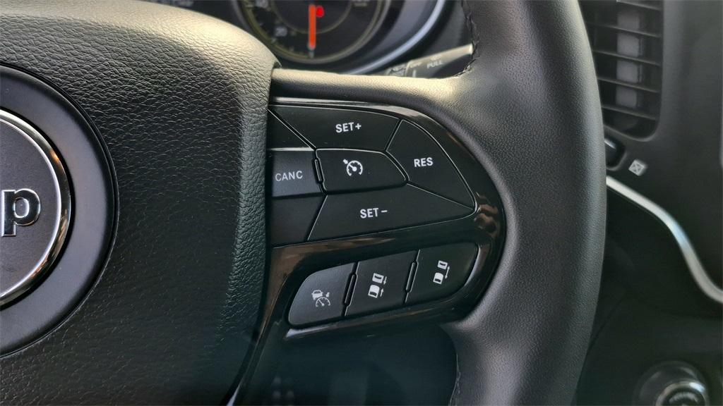 used 2023 Jeep Cherokee car, priced at $19,993