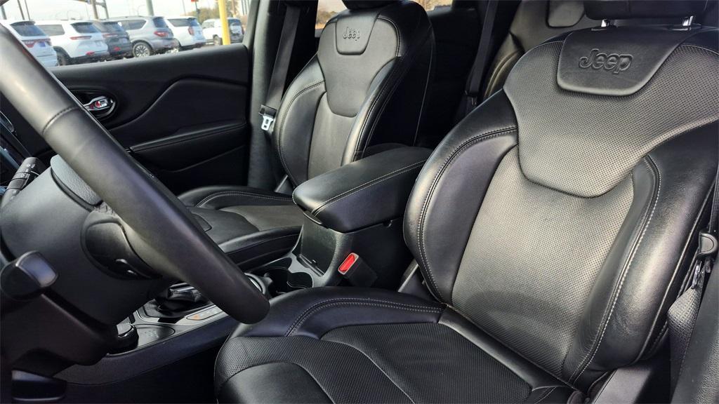 used 2023 Jeep Cherokee car, priced at $19,993