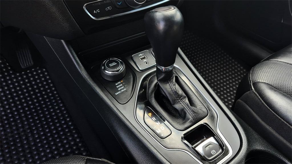 used 2023 Jeep Cherokee car, priced at $19,993