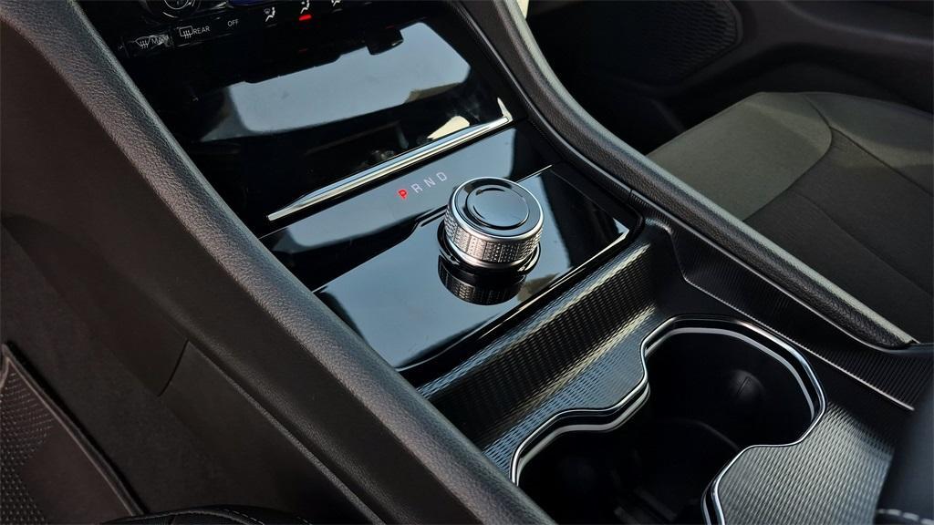 new 2026 Jeep Grand Cherokee car, priced at $38,276