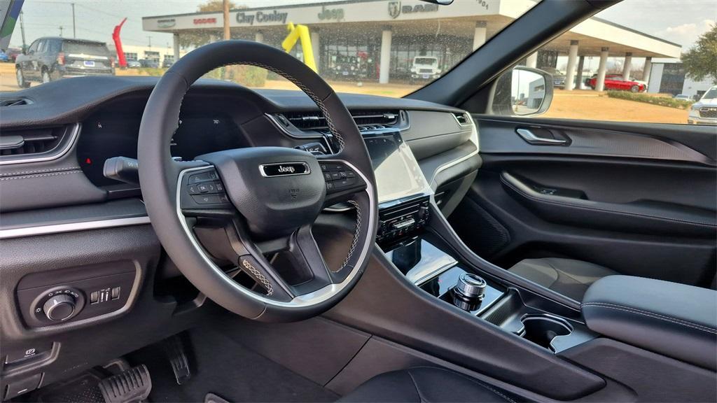 new 2026 Jeep Grand Cherokee car, priced at $38,276