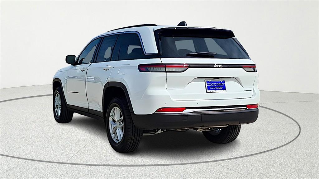 new 2026 Jeep Grand Cherokee car, priced at $39,900