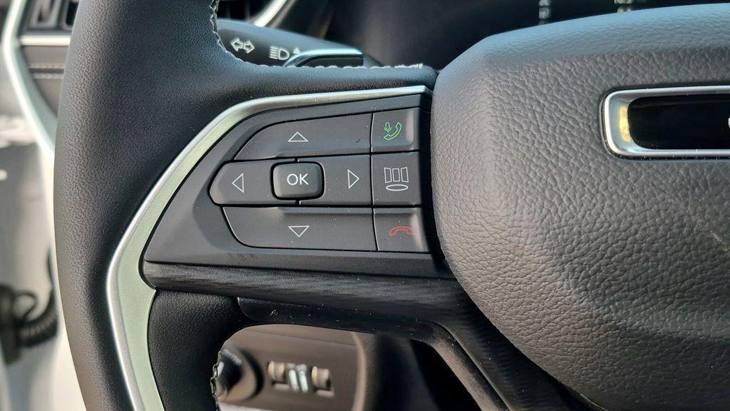 new 2026 Jeep Grand Cherokee car, priced at $41,580