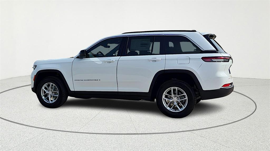 new 2026 Jeep Grand Cherokee car, priced at $39,900