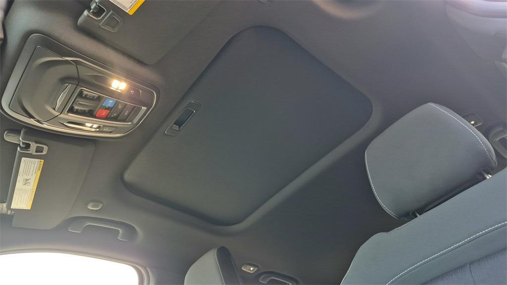 new 2026 Jeep Grand Cherokee car, priced at $39,900