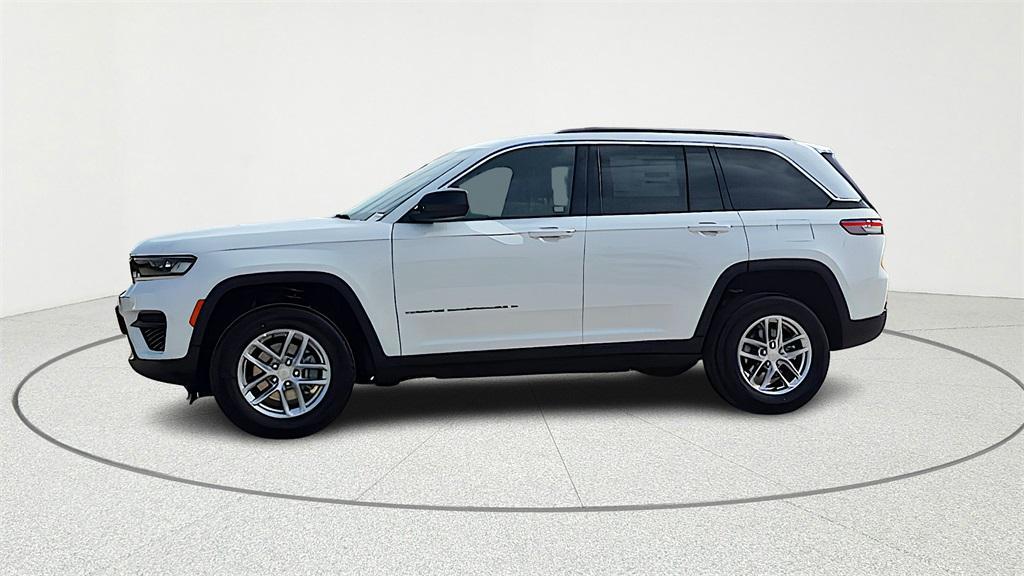 new 2026 Jeep Grand Cherokee car, priced at $39,900
