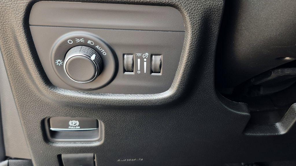 new 2026 Jeep Grand Cherokee car, priced at $41,580