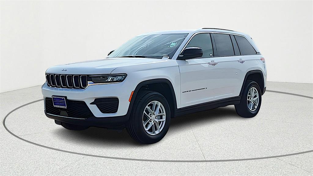 new 2026 Jeep Grand Cherokee car, priced at $39,900