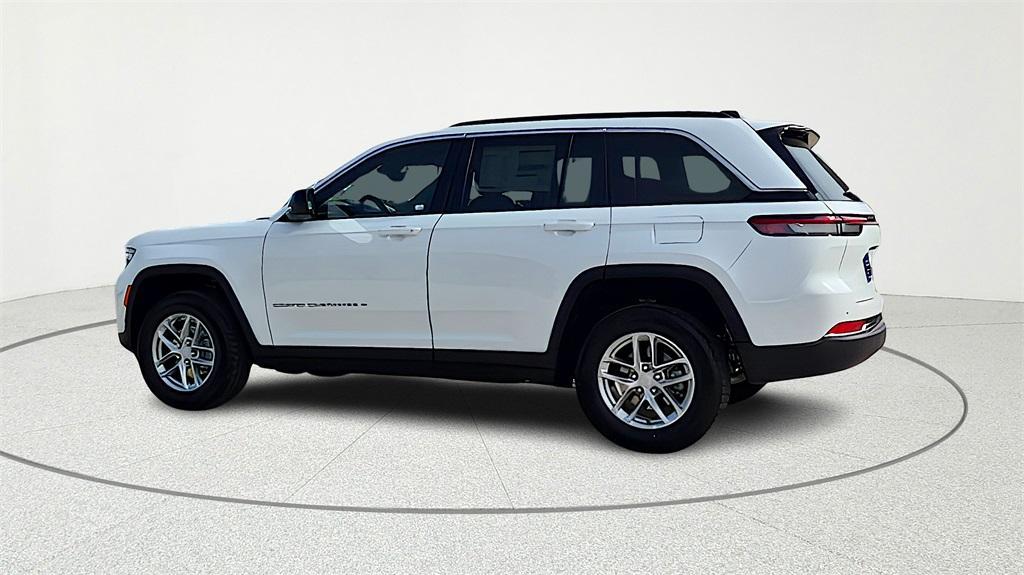 new 2026 Jeep Grand Cherokee car, priced at $39,900