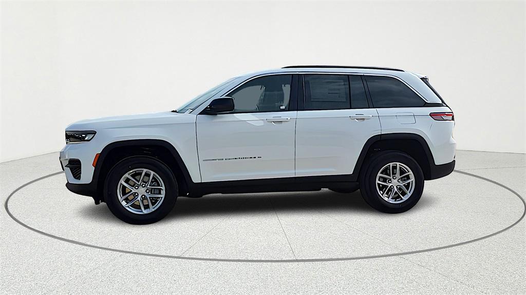 new 2026 Jeep Grand Cherokee car, priced at $39,900