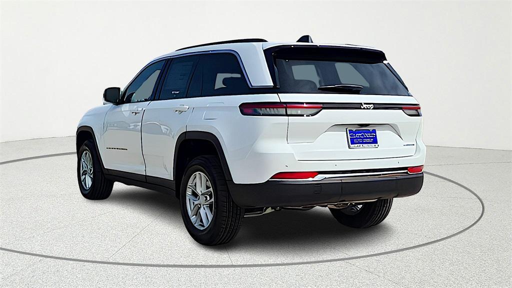 new 2026 Jeep Grand Cherokee car, priced at $39,900