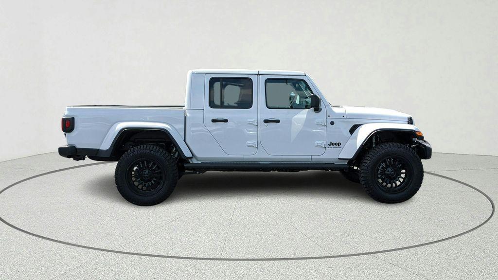 new 2025 Jeep Gladiator car, priced at $48,474