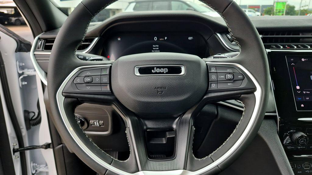 new 2026 Jeep Grand Cherokee car, priced at $31,985