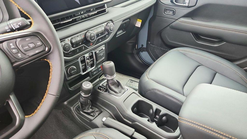 used 2025 Jeep Gladiator car, priced at $35,624