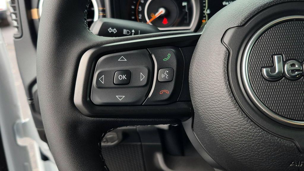 new 2026 Jeep Gladiator car, priced at $43,077