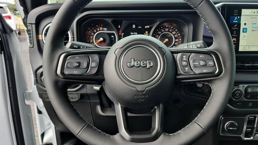 new 2026 Jeep Gladiator car, priced at $43,077