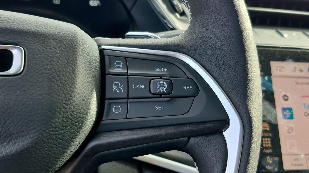 new 2026 Jeep Grand Cherokee car, priced at $42,585