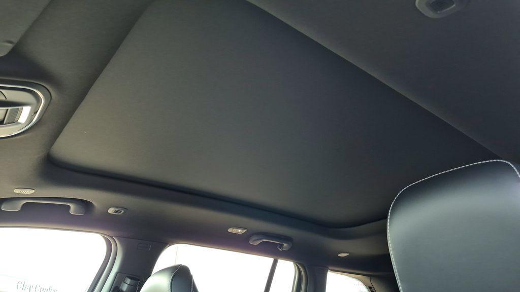 new 2026 Jeep Grand Cherokee car, priced at $42,585