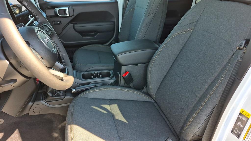 new 2025 Jeep Wrangler car, priced at $44,708