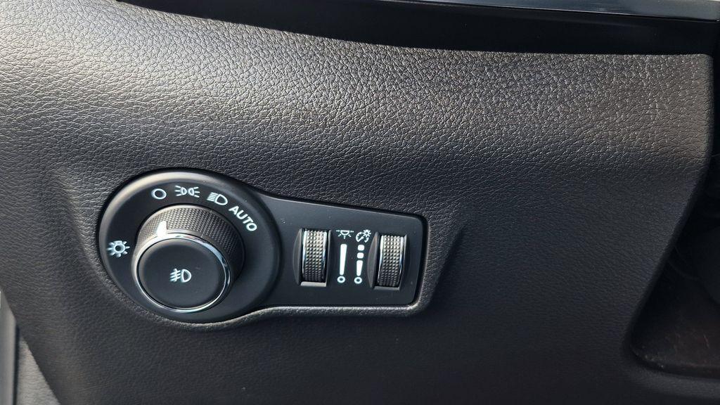 used 2023 Jeep Compass car, priced at $24,218