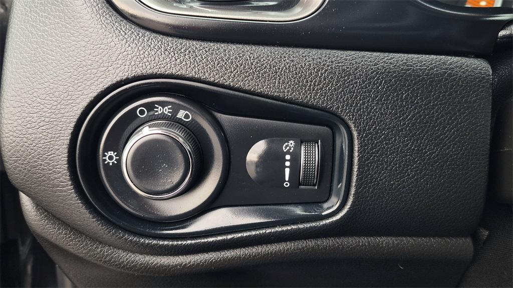 used 2023 Jeep Renegade car, priced at $18,992