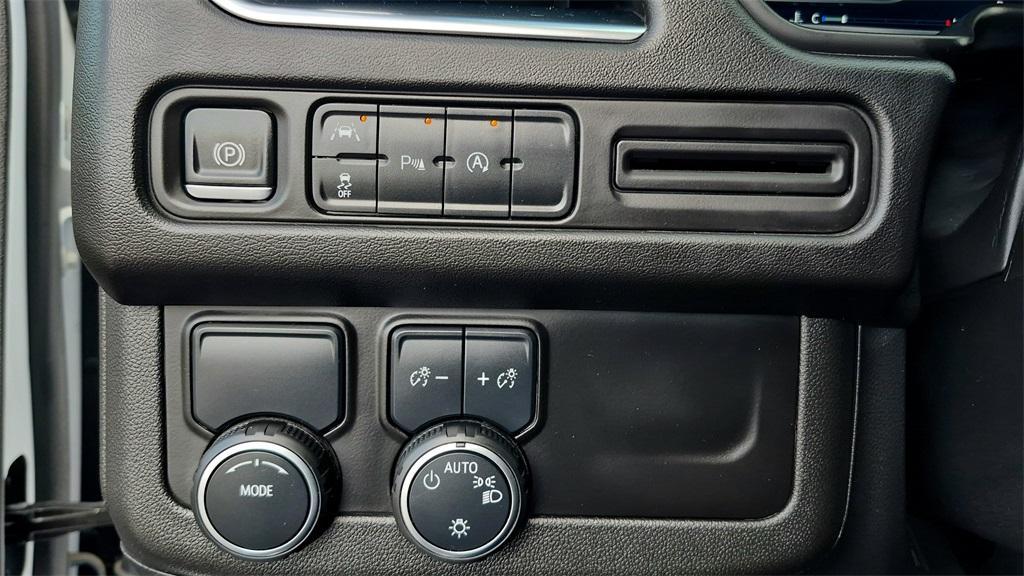 used 2024 Chevrolet Tahoe car, priced at $39,995