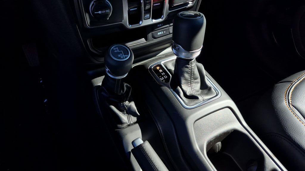 new 2025 Jeep Gladiator car, priced at $42,737