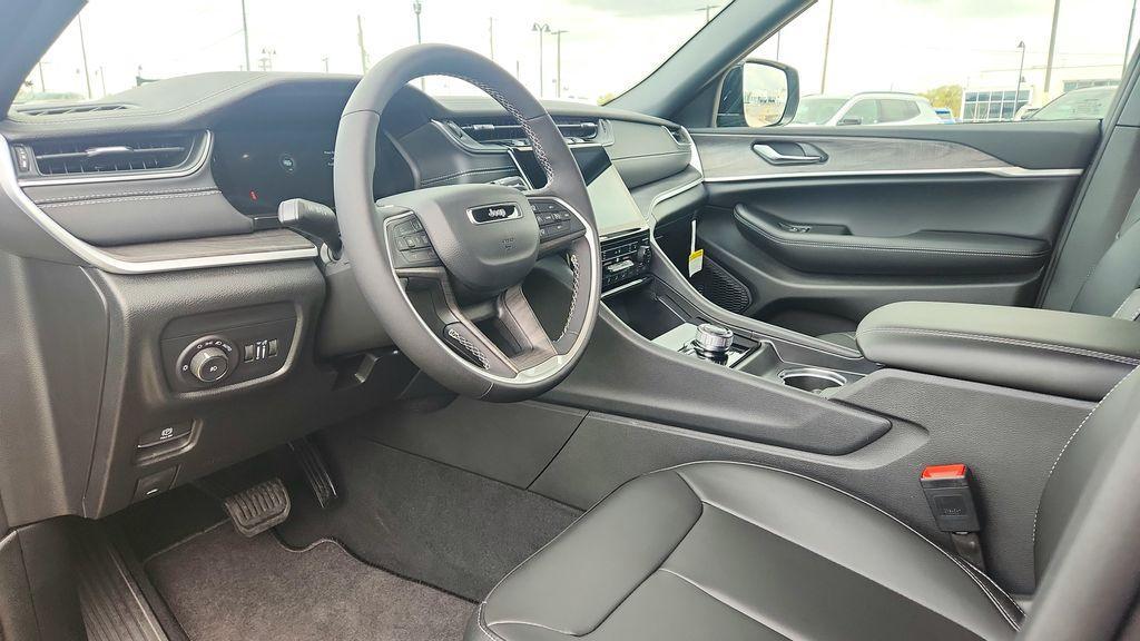 new 2025 Jeep Grand Cherokee L car, priced at $48,920