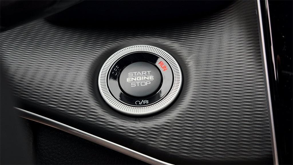 new 2025 Jeep Grand Cherokee L car, priced at $40,881