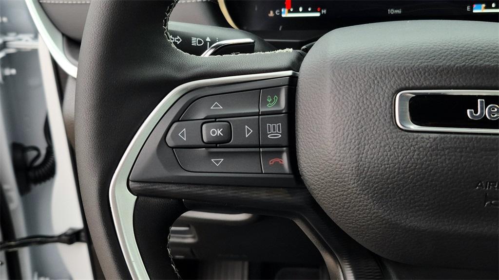 new 2025 Jeep Grand Cherokee L car, priced at $40,881