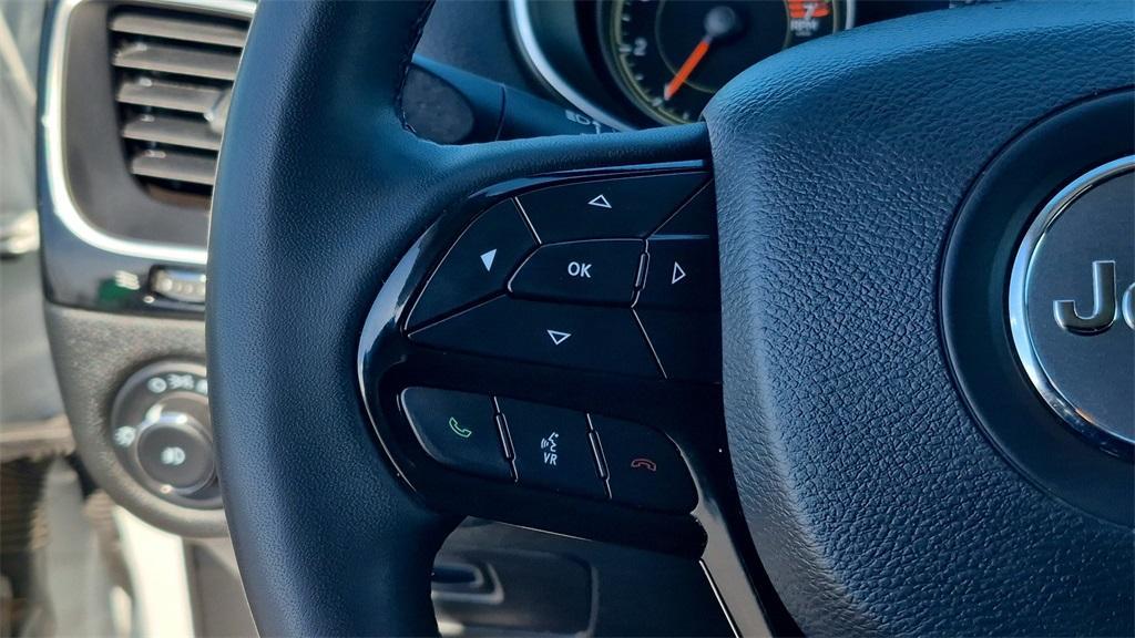 used 2023 Jeep Cherokee car, priced at $20,992