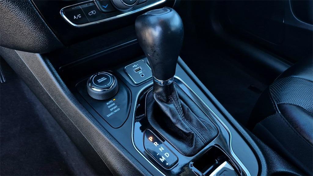 used 2023 Jeep Cherokee car, priced at $20,992