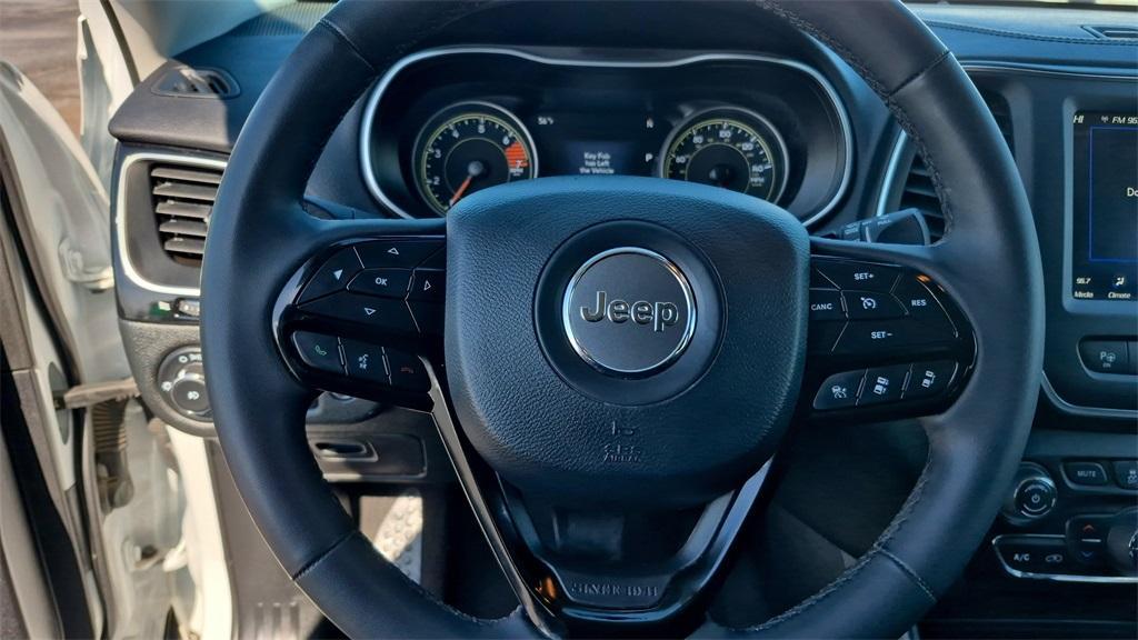 used 2023 Jeep Cherokee car, priced at $20,992
